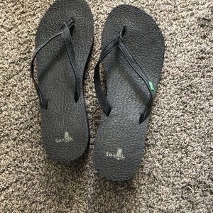 Sanuk wedged sandals